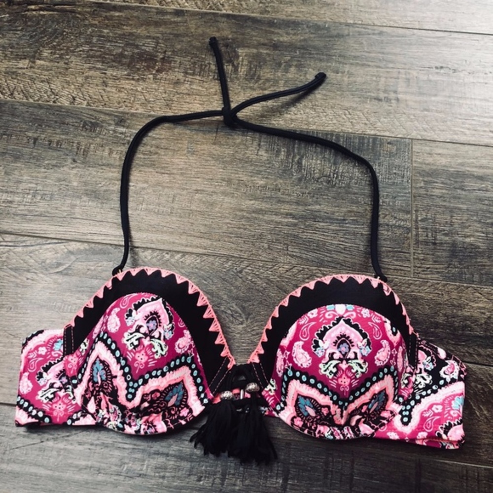 Catalina Multi-Colored Bikini Top Swim Suit ((size Medium 7-9))